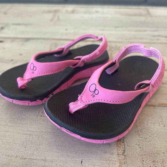 Crocs baby girl summer shoes bundle size 5 - Picture 3 of 5